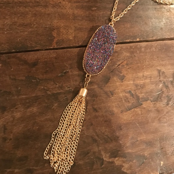 Iridescente Druzy Necklace - Picture 5 of 6